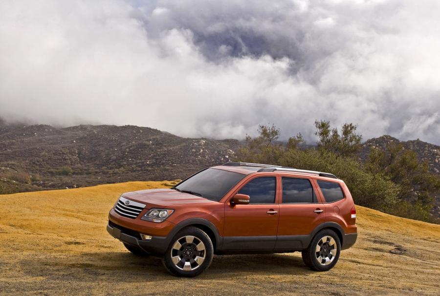  Kia Borrego 2009 года  (фото 11 из 345)